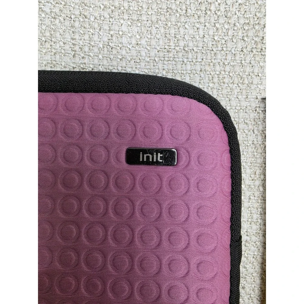 Init Pink Textured Neoprene Laptop Sleeve Case 15 inch Zippered Padded Cover